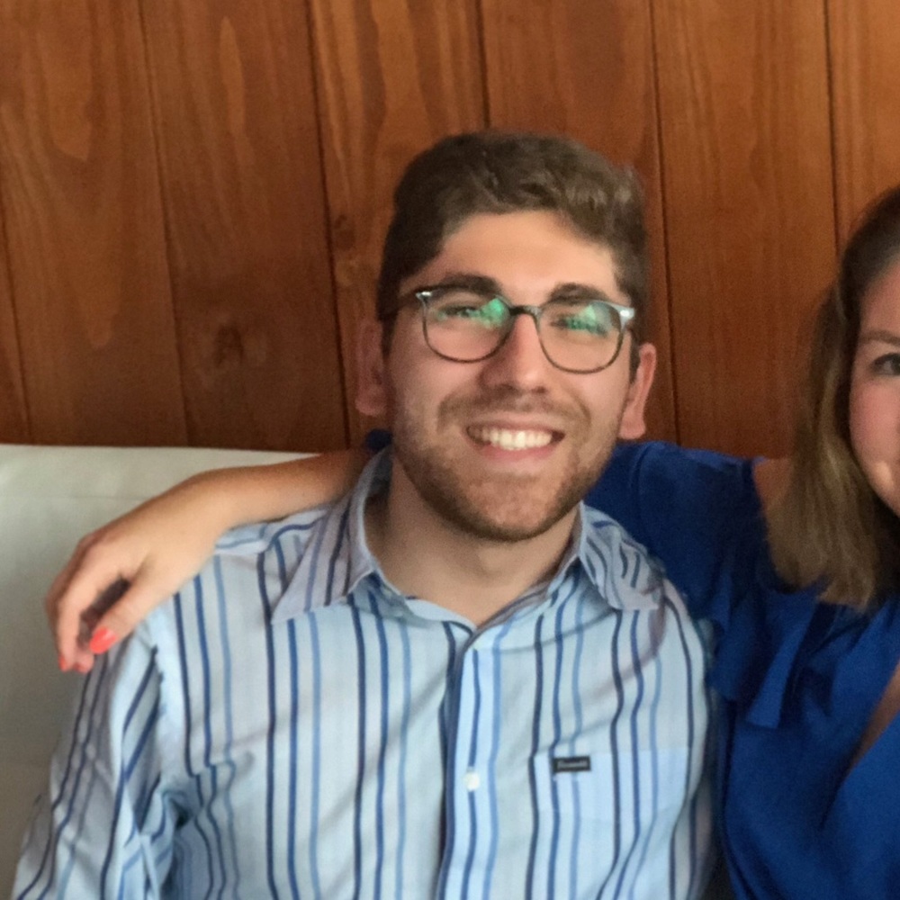 Meet your Posher, Dominic